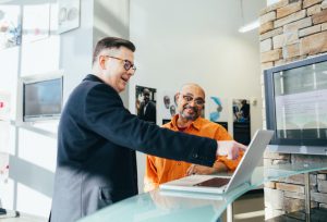 Największe wady i zalety zakupów przez internet